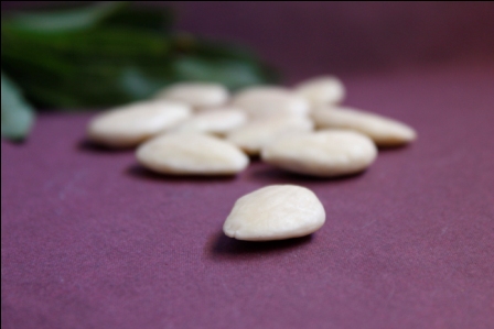 almendra comuna repelada